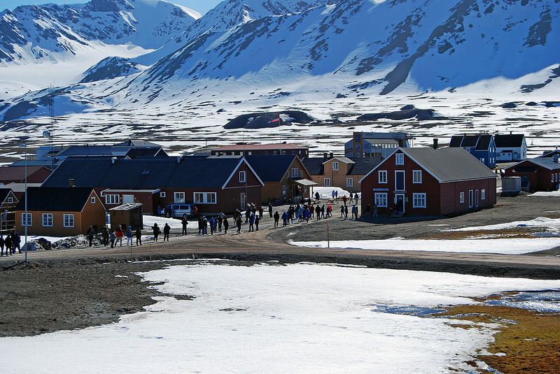 CRUCEROS NY ALESUND SVALBARD SPITSBERGEN NORUEGA GLACIARES NORUEGA CRUCEROS EXPLORACION NORTE DE EUROPA CRUCEROS EXPLORACION FIORDOS NORUEGOS PAISAJES NEVADOS